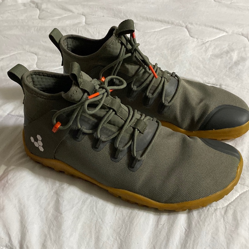Vivobarefoot Magna trail II in like new condition.